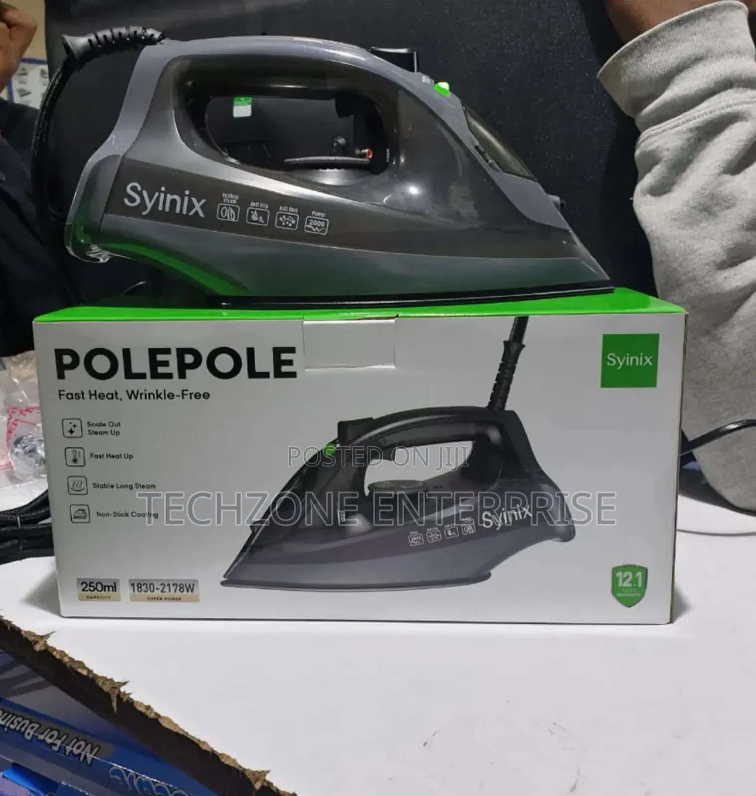 Syinix Steam Iron Polepole Non-Stick Coating With Water Tank 