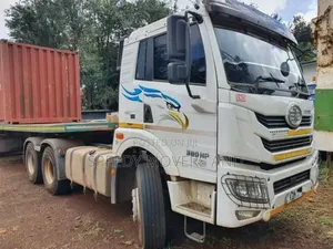 Flatbed Trailers Accessible for Goods Delivery and Logistics
