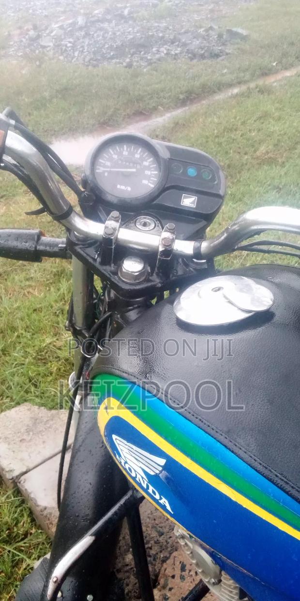 Honda CB 2021 Blue