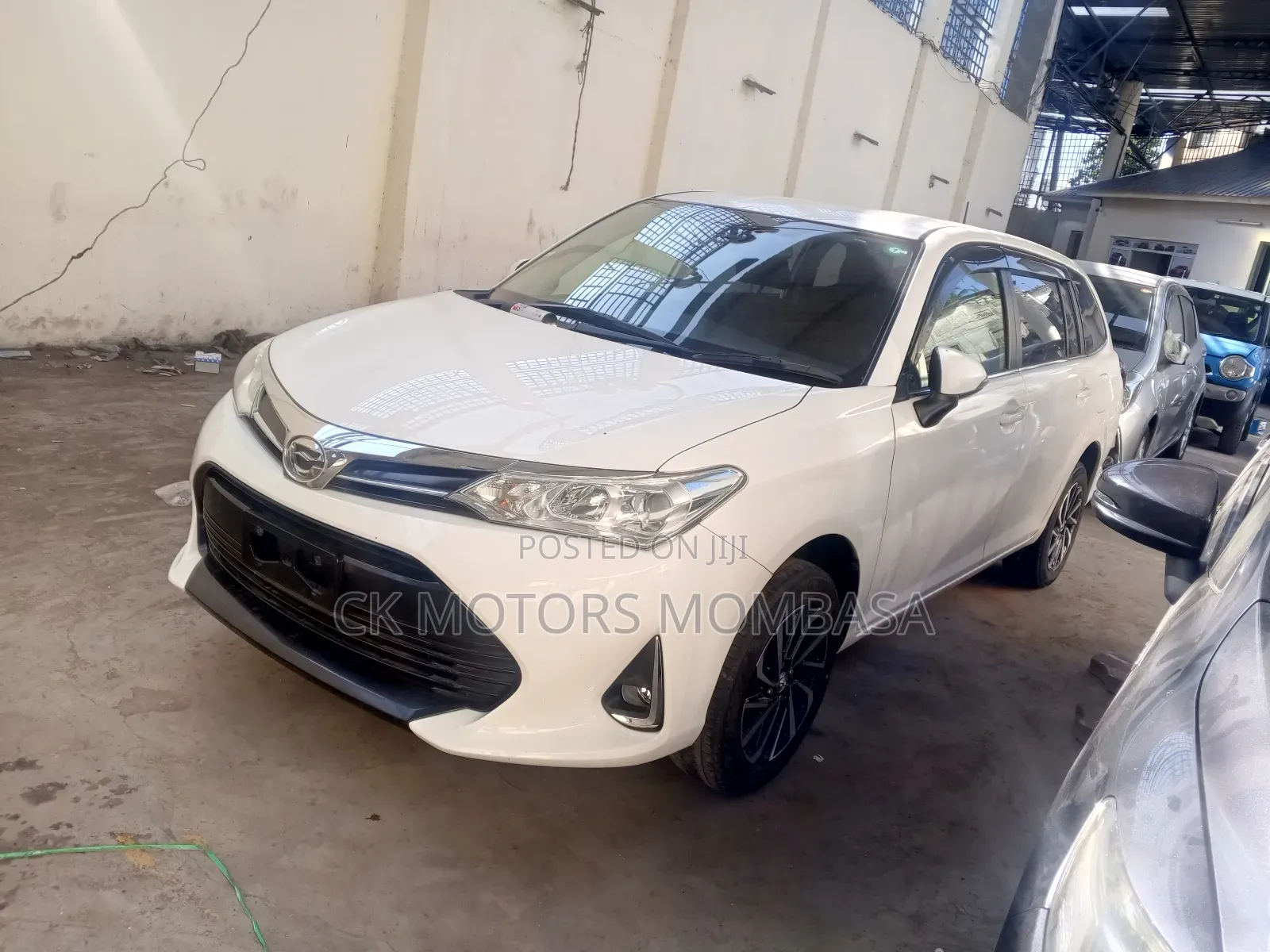 Toyota Corolla Fielder 1.5 Petrol AWD 2018 Pearl