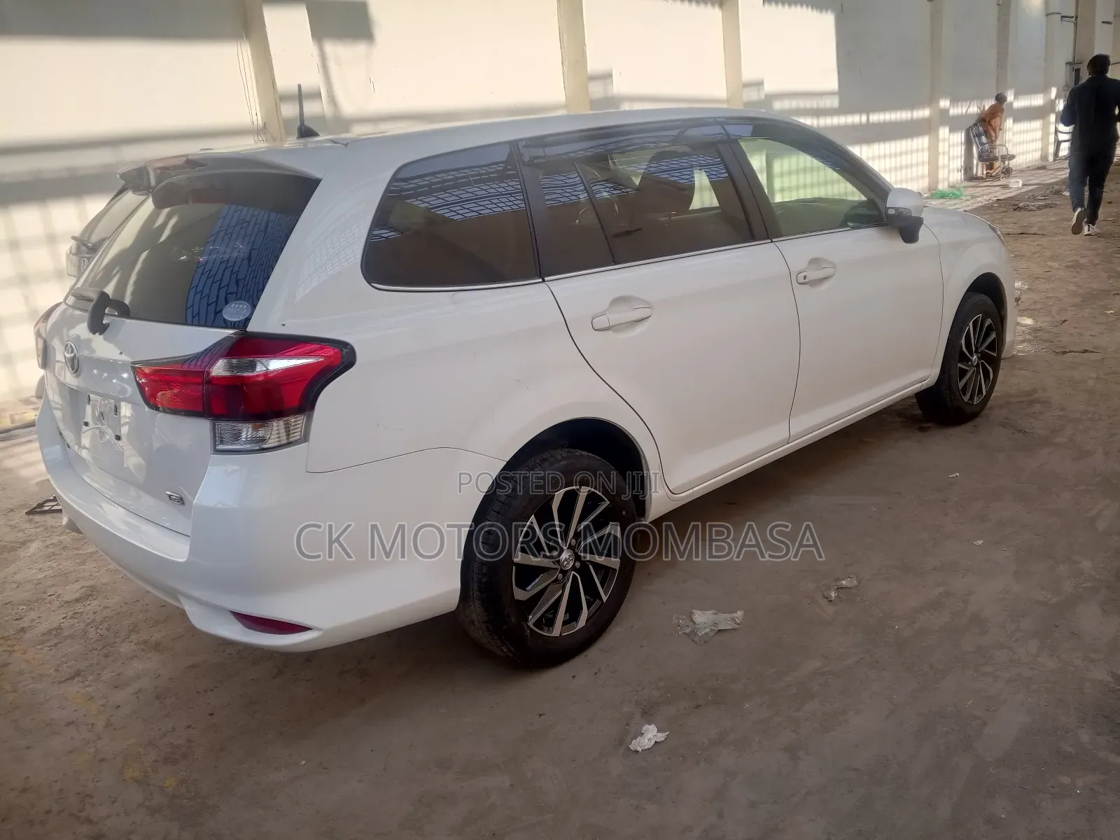 Toyota Corolla Fielder 1.5 Petrol AWD 2018 Pearl