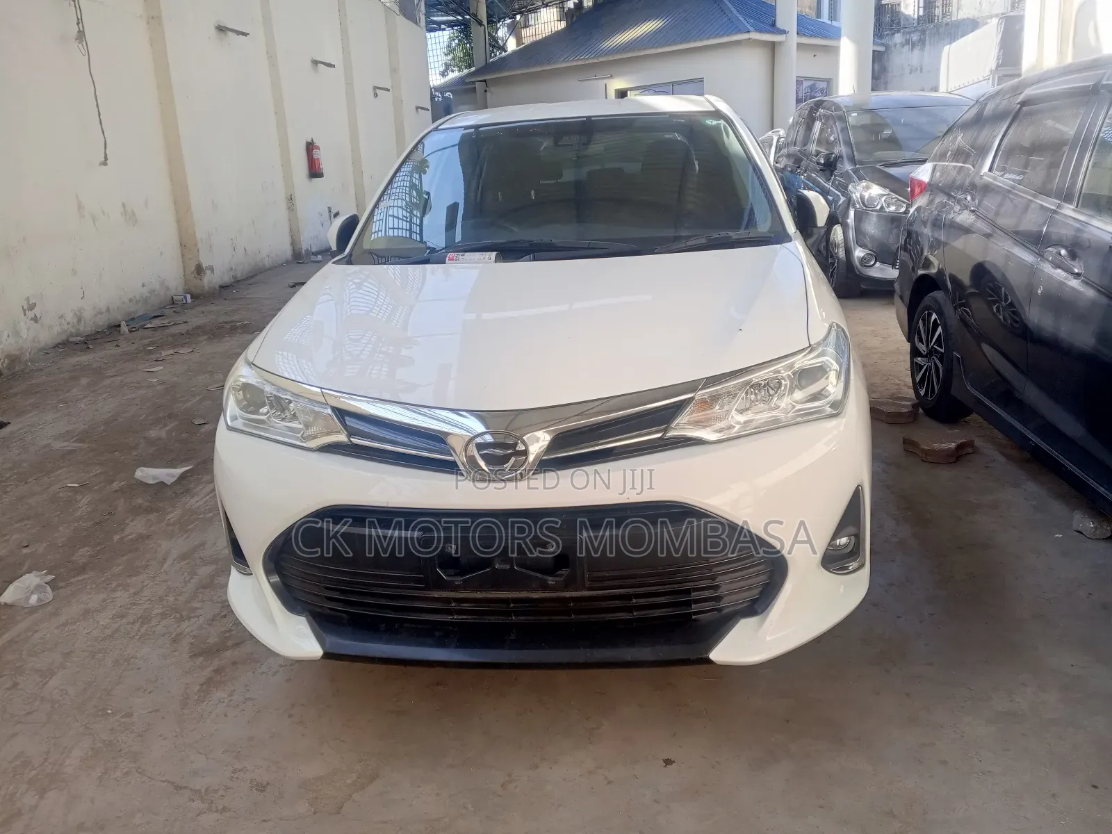 Toyota Corolla Fielder 1.5 Petrol AWD 2018 Pearl