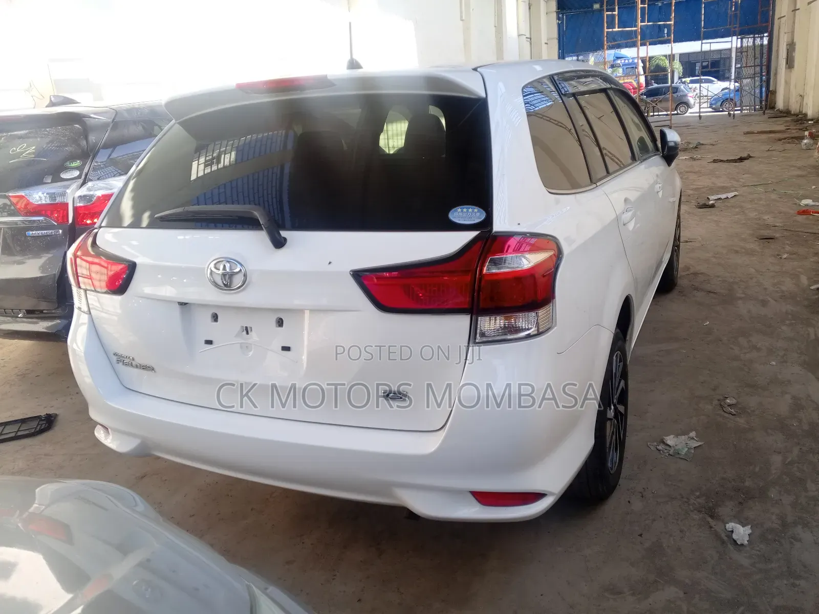 Toyota Corolla Fielder 1.5 Petrol AWD 2018 Pearl