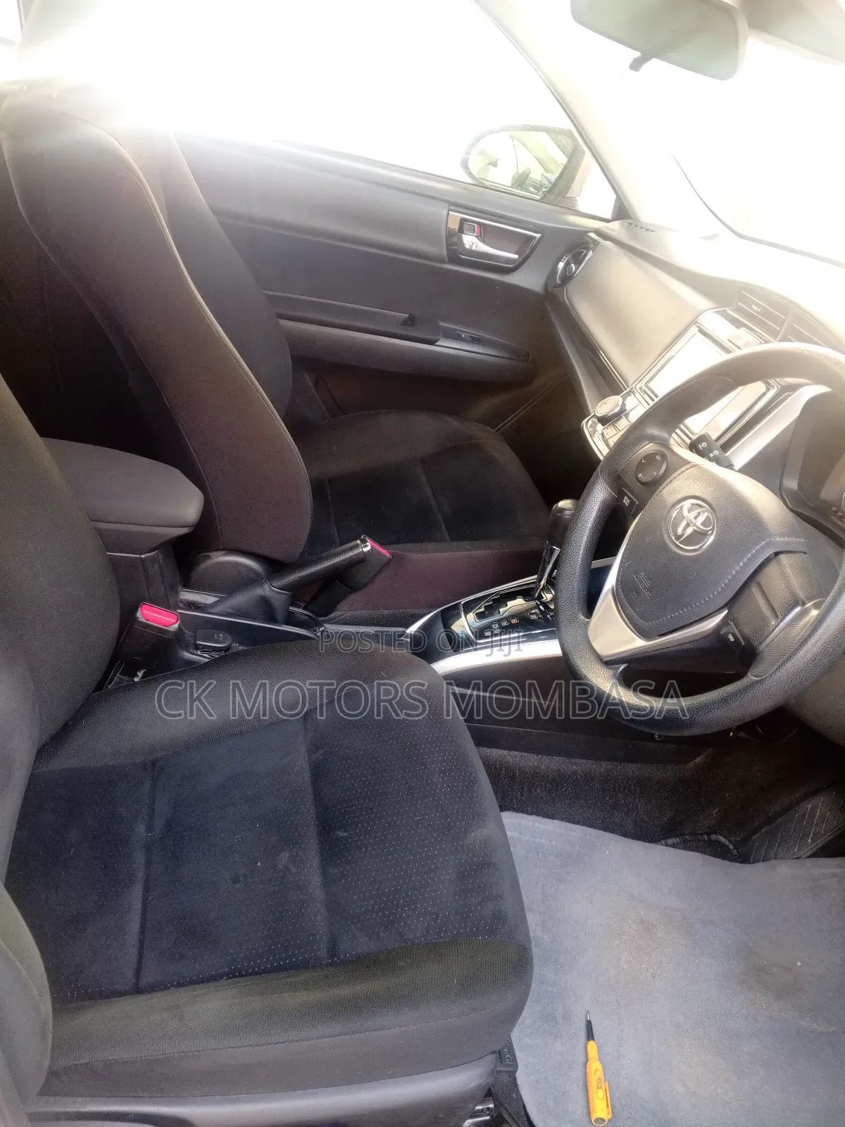 Toyota Corolla Fielder 1.5 Petrol AWD 2018 Pearl