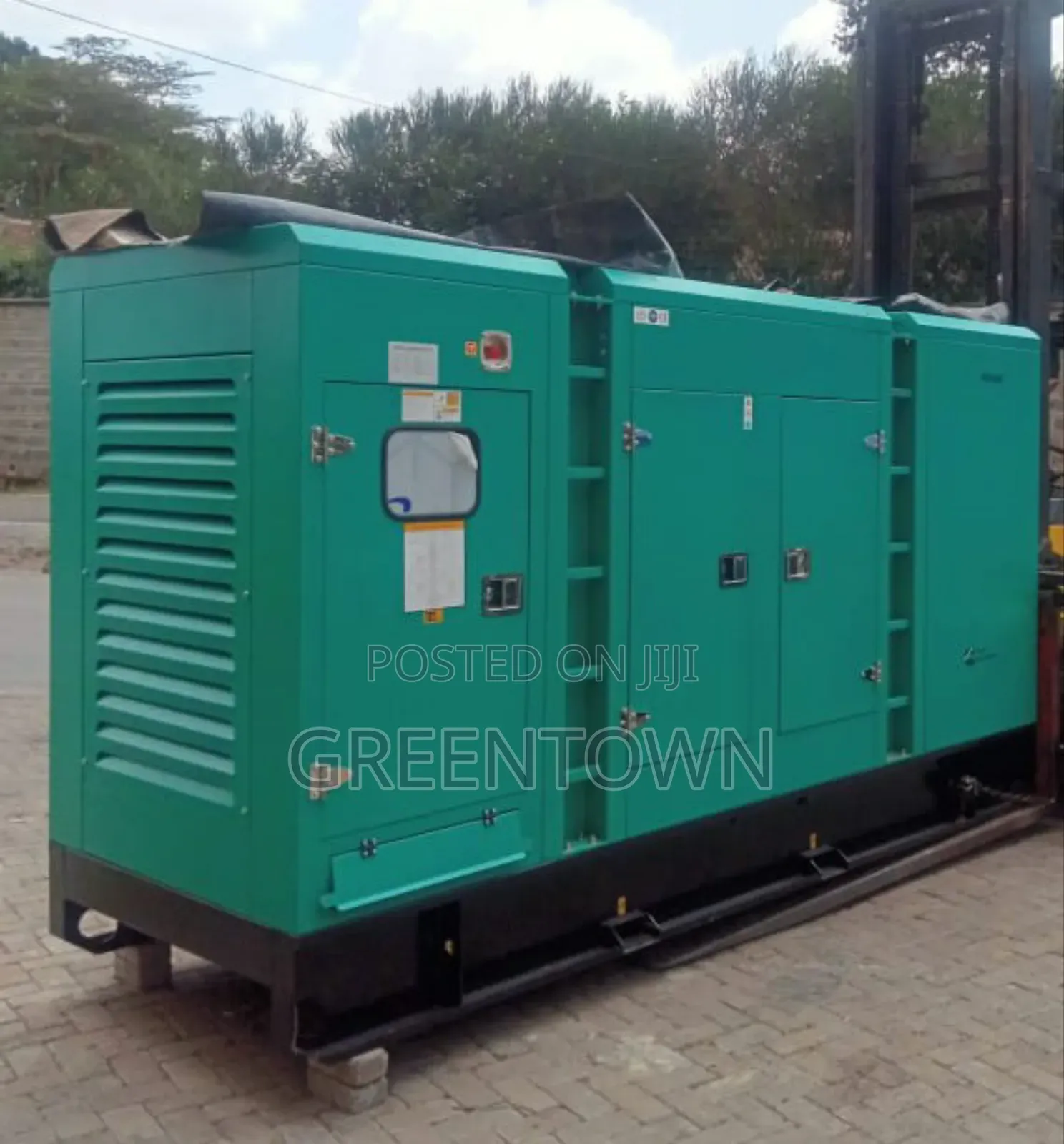 250kva Cummins Soundproof Diesel Generator With Inbuilt Ats