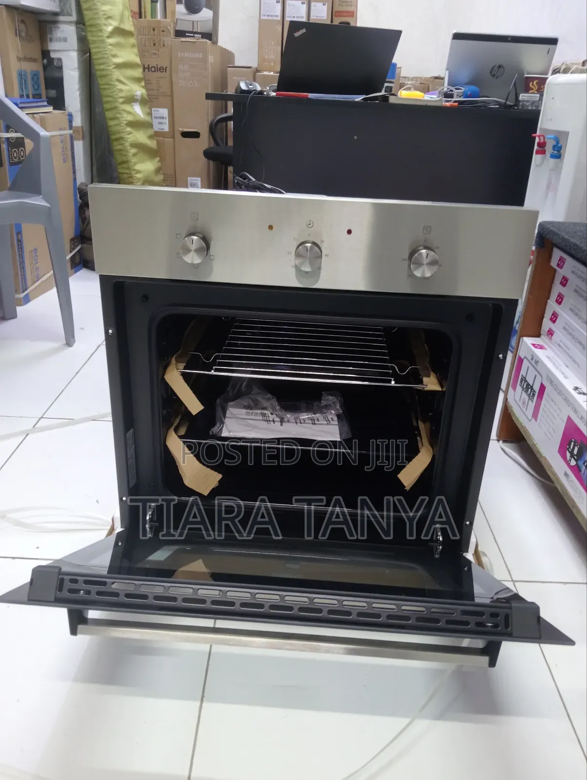 75 Litres Built in Hisense Oven