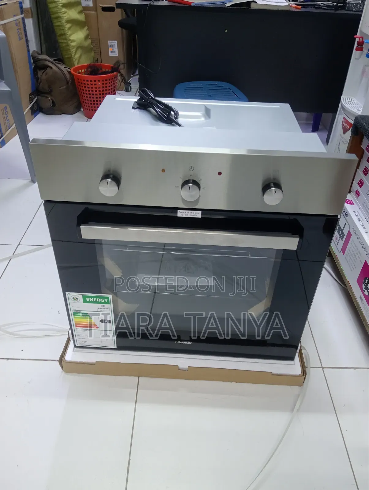 75 Litres Built in Hisense Oven