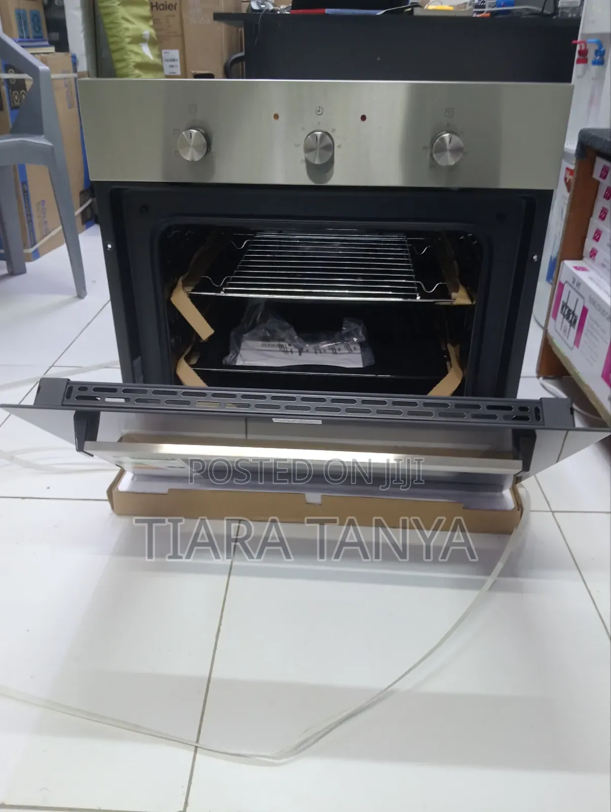 75 Litres Built in Hisense Oven