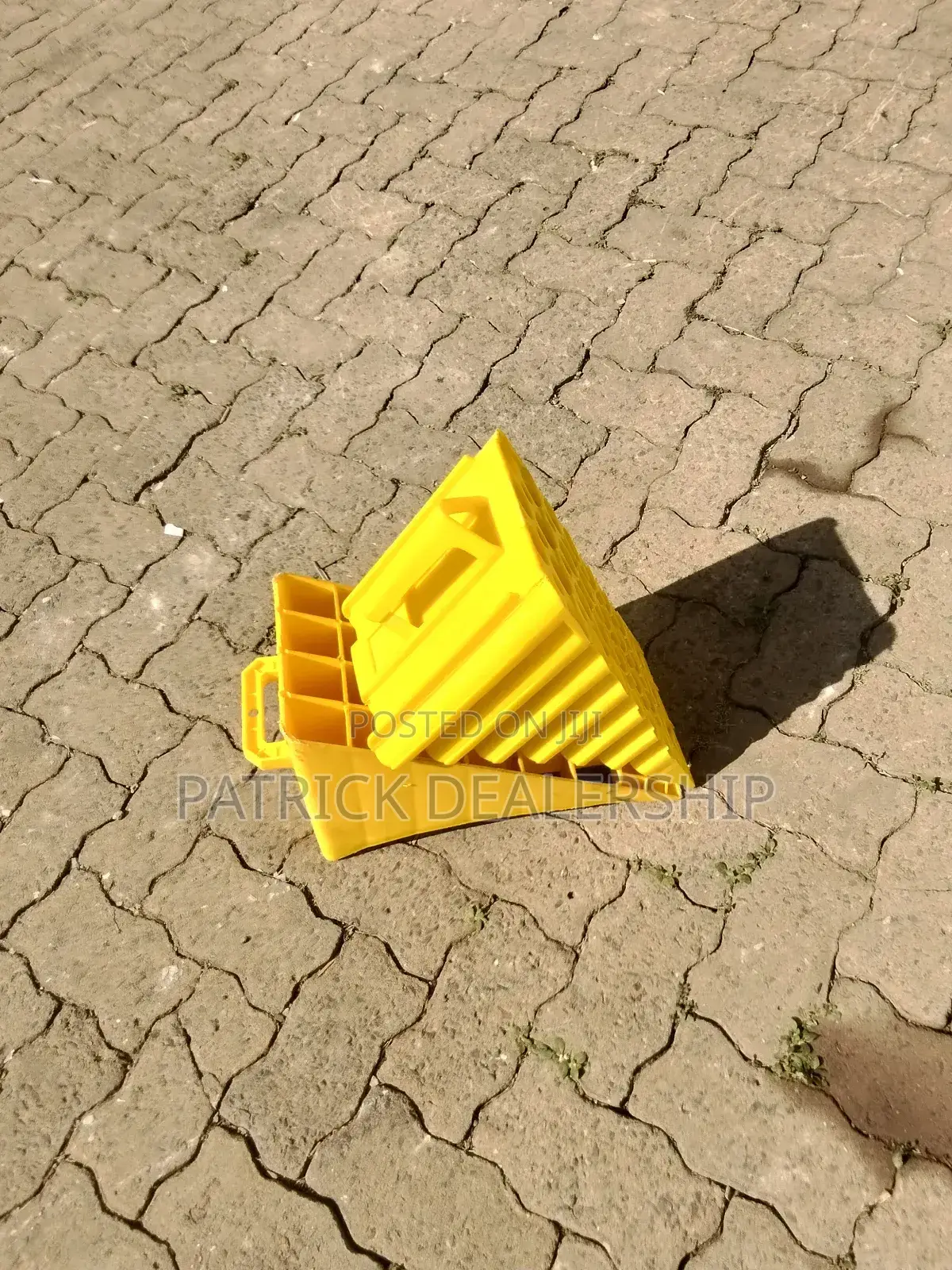 Single-Wheeled Stopper/Wheel Chocks