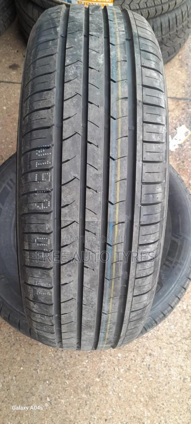 215 65r16 Centara - thumbnail 2