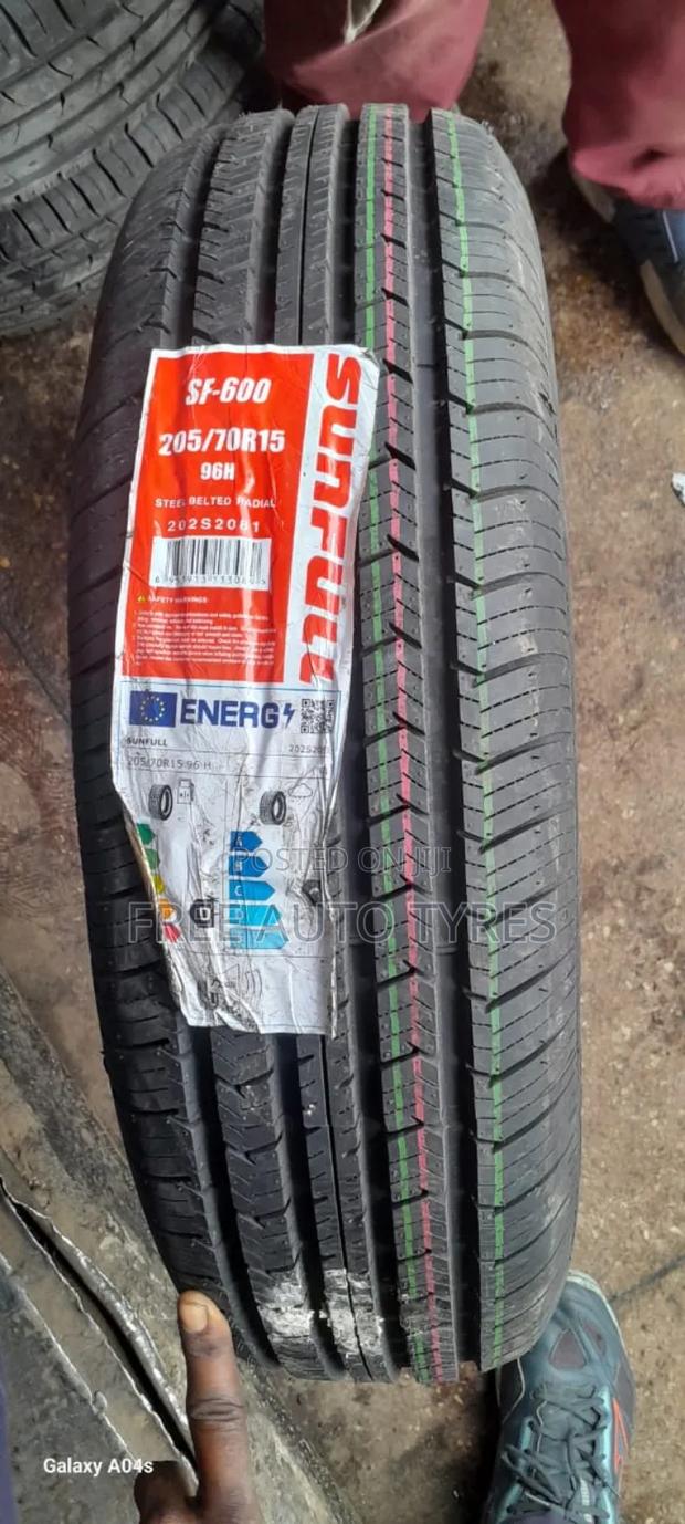 205 70r15 Sunfull
