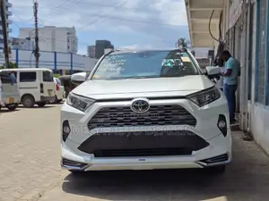 Toyota RAV4 2019 White