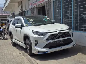 Toyota RAV4 2019 White
