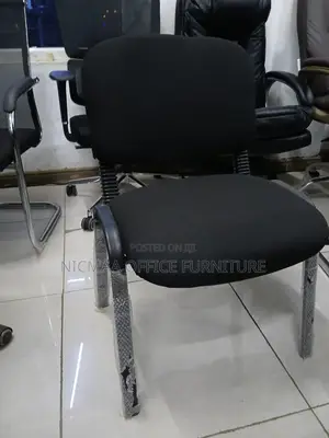 Black Spring-Back Visitor Chair