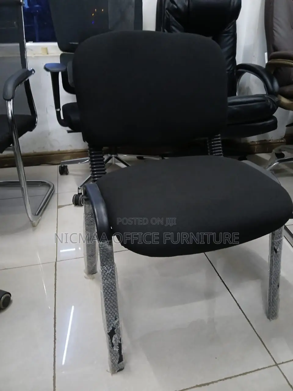 Black Spring-Back Visitor Chair