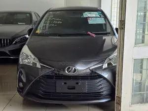 Toyota Vitz 2018 Gray