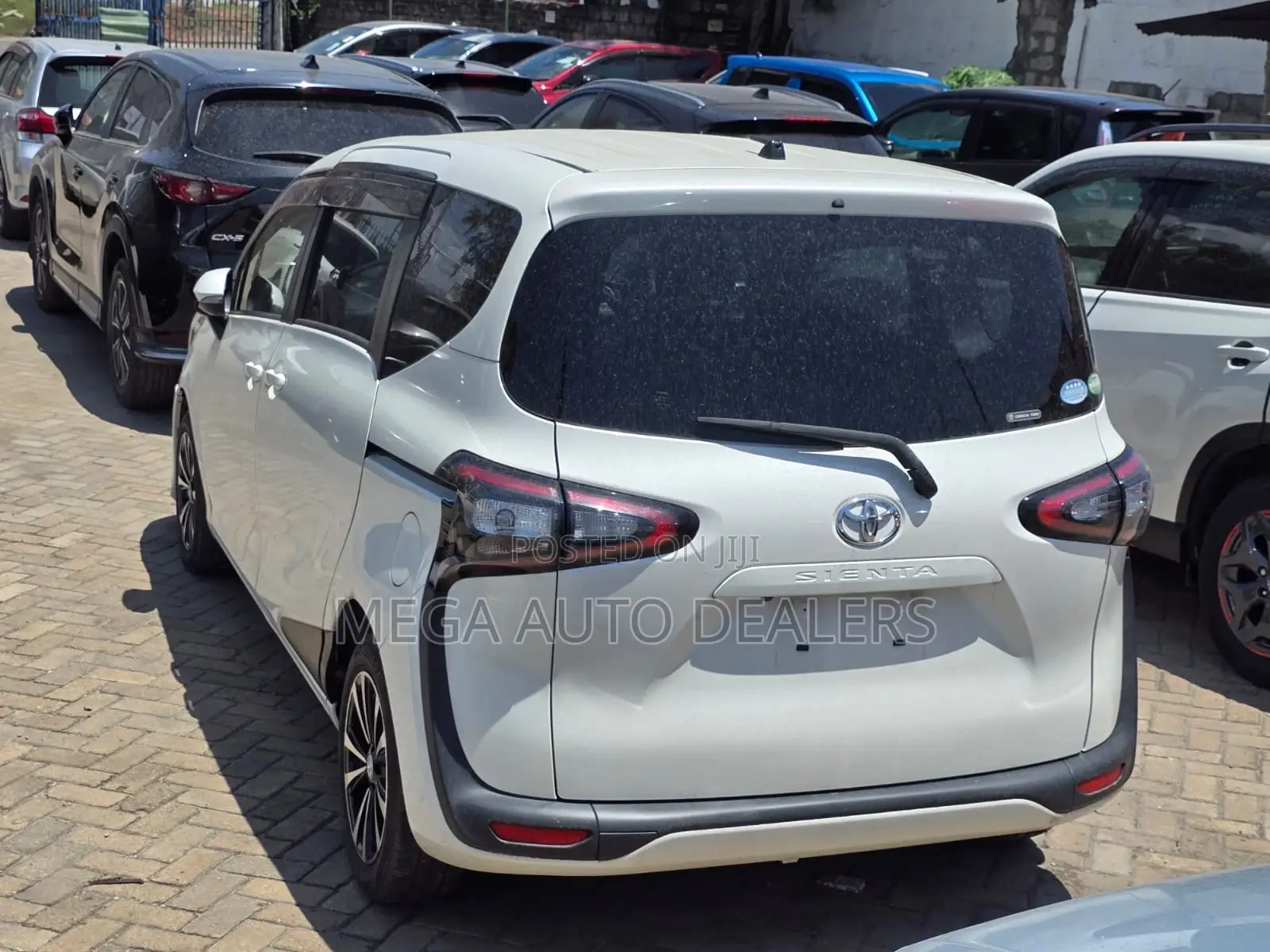 Toyota Sienta 2018 White