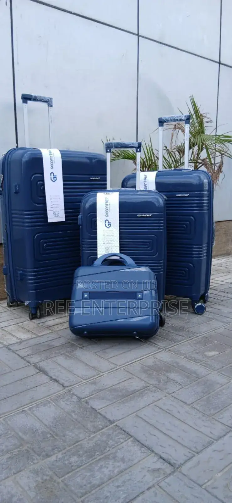 Size 3 4 in 1 Luxurious Unbreakable Suitcase