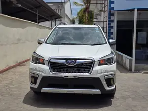 Subaru Forester 2018 White
