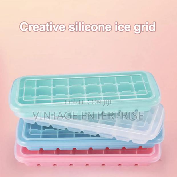 Silicon Ice Cube Tray With Lid - thumbnail 2