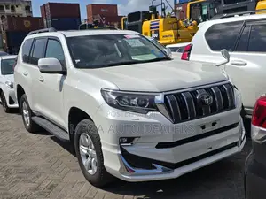 Toyota Land Cruiser Prado 2018 White