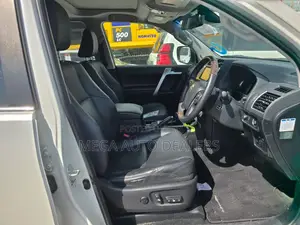 Toyota Land Cruiser Prado 2018 White