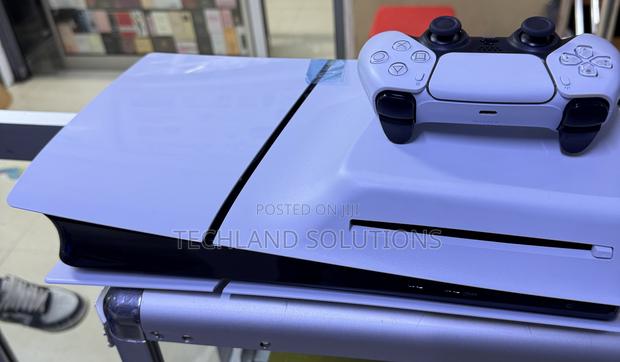 One Month Nearly New Ps5 Console - thumbnail 4