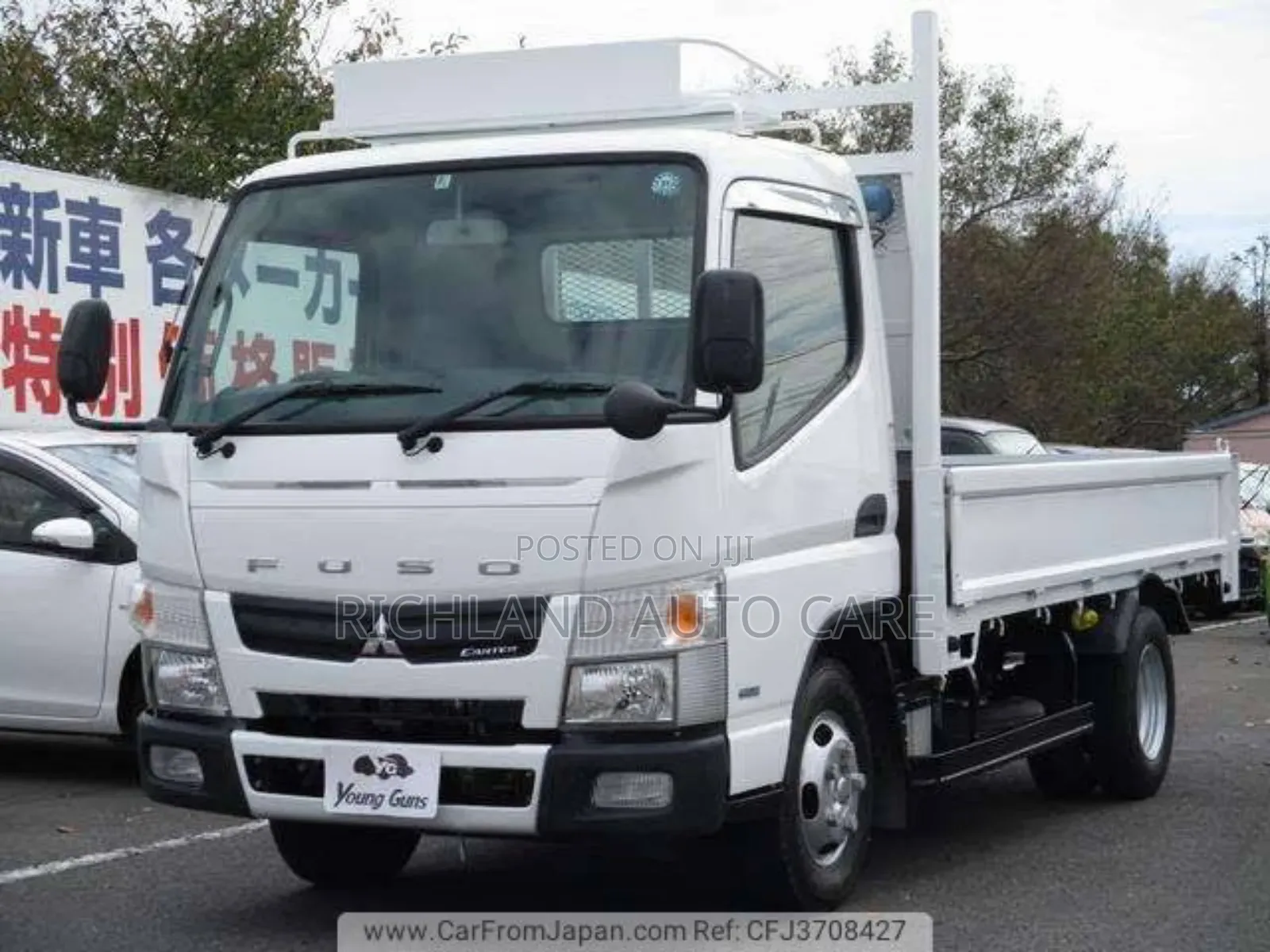 Headlamp Lens Mitsubishi Fuso Canter 2015