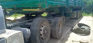 Transit Trailers at Hand for Logistics and Transit Services