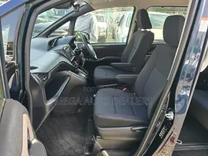 Toyota Voxy 2018 Blue
