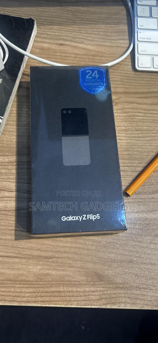 New Samsung Galaxy Z Flip5 256 GB Blue