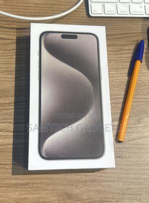 Apple iPhone 15 Pro 256 GB Silver - thumbnail 2