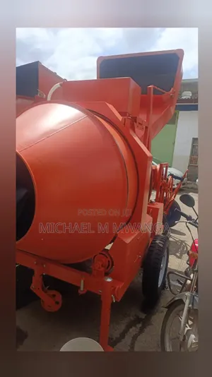 Powerful Self Loading Concrete Mixer ( 350l Discharge