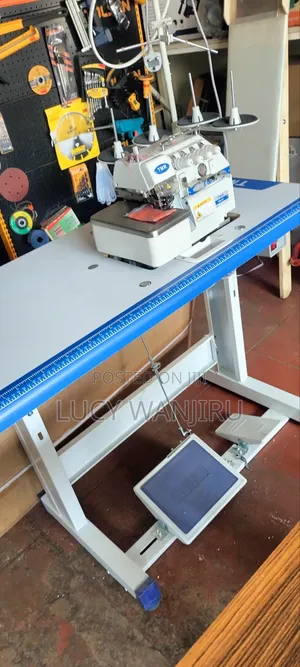 Industrial Overlock Sewing Machine