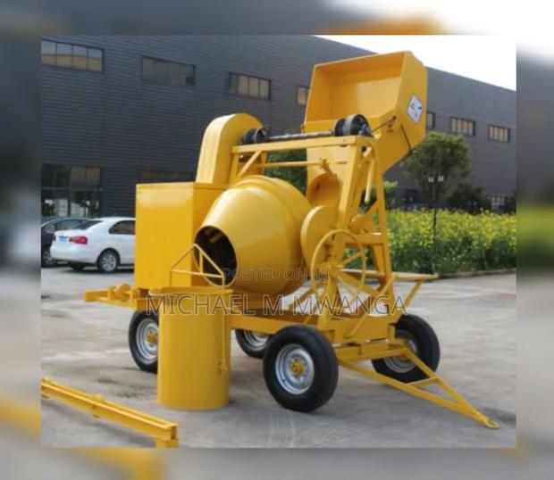 High Quality Self Loading Concrete Mixer/560l