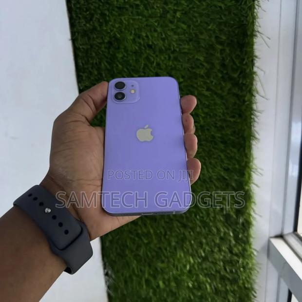 Apple iPhone 12 128 GB Purple - main view