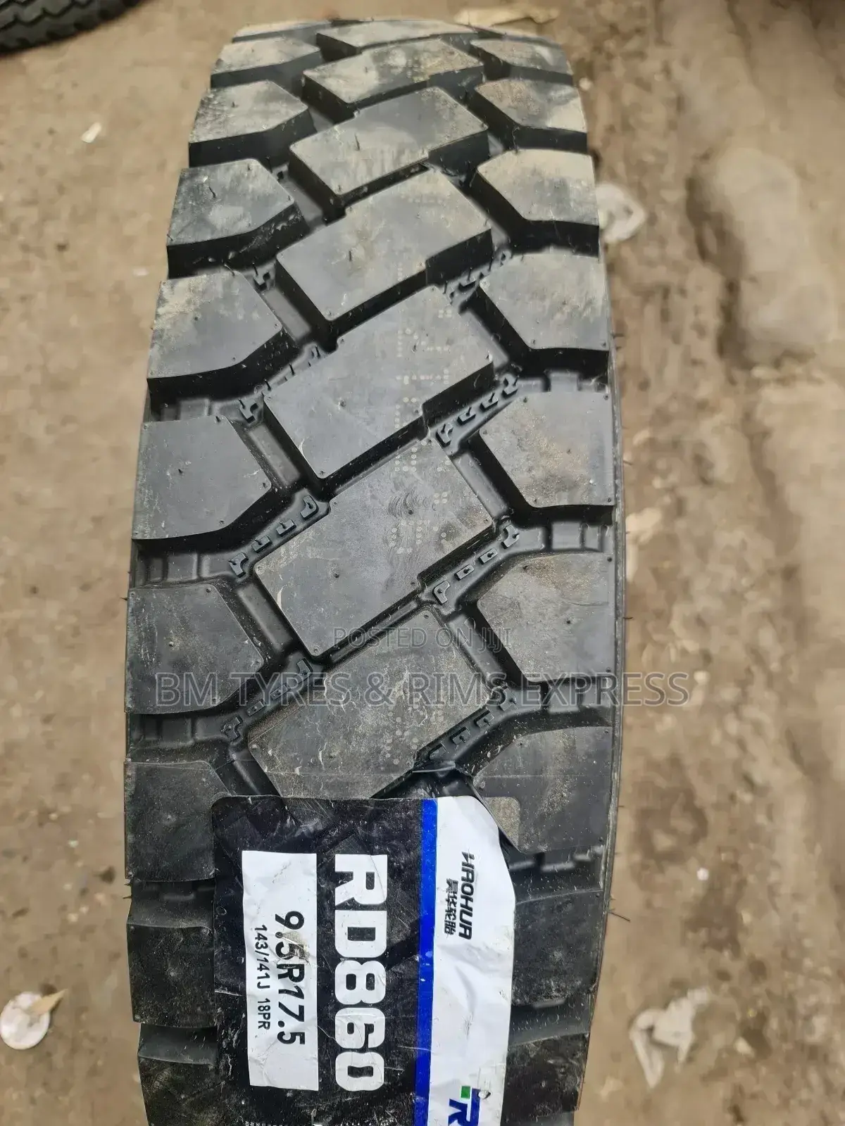 9.5 R17.5 Royayblack Tyres(Diff)