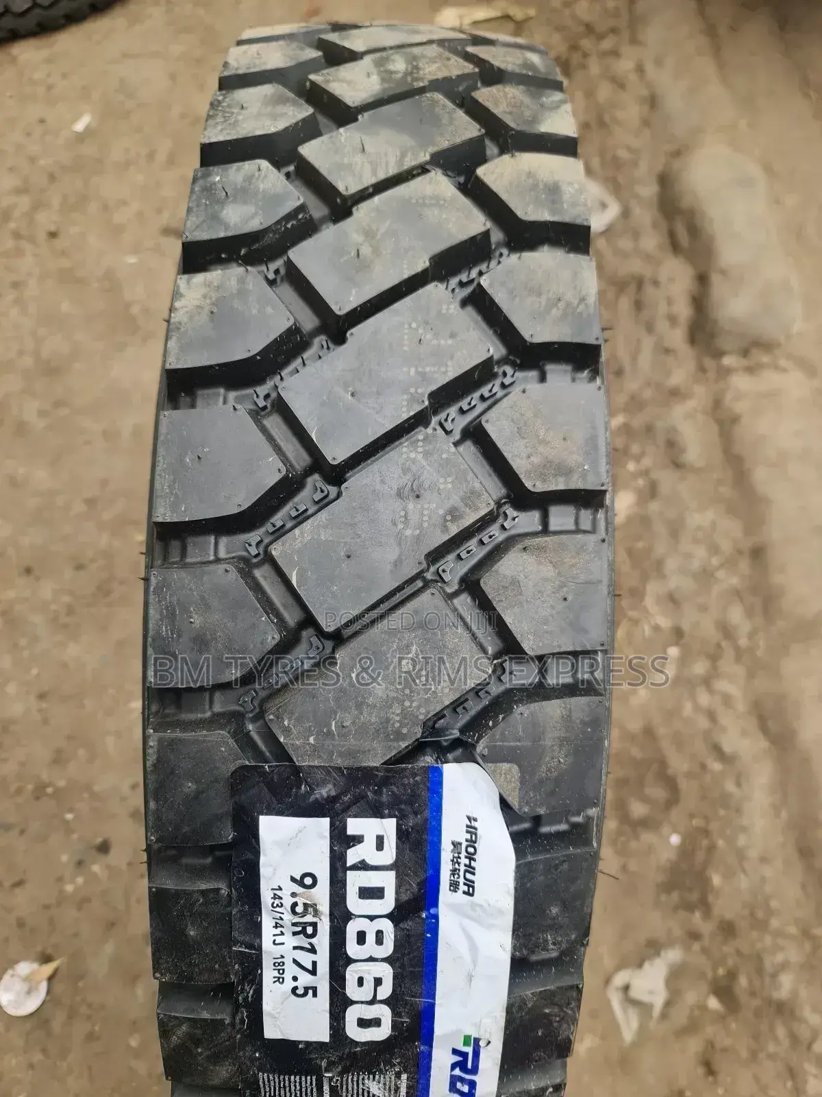 9.5 R17.5 Royayblack Tyres(Diff)