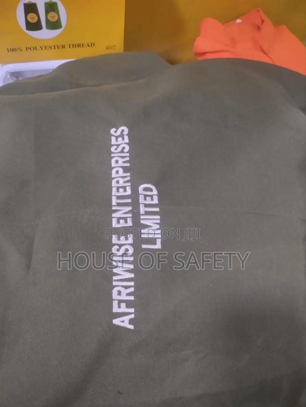 Juggl Green Cap and Tshirts Branded - thumbnail 3