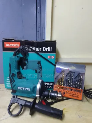 Makita Drill With Combined Bits Set