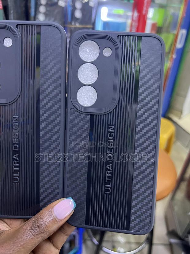 Spark 40 Pro Backcover - thumbnail 2