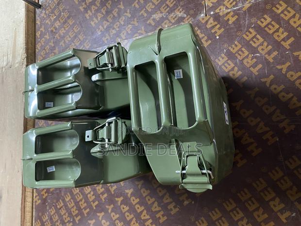 Metal Fuel Can - main view