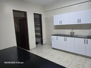4bdrm Apartment in Batubatu Gardens, Parklands/Highridge for sale