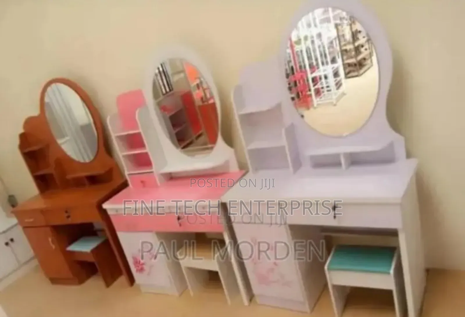 Dressing Table With Fixed Mirror L