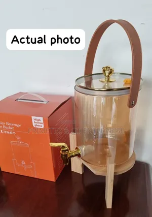 Bamboo Base and Glass Lid 3.6l Golden Borosilicate Glass.