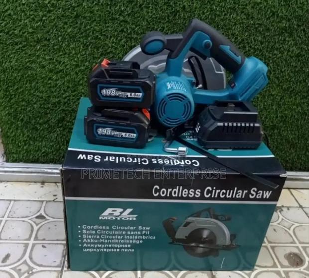Makita Cordless Circular Saw