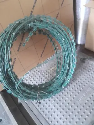 Green Galvanised Razor Wife