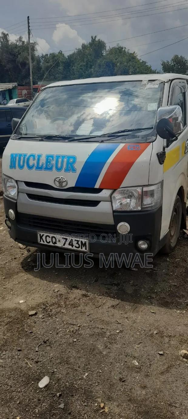 Toyota HiAce 2012 White