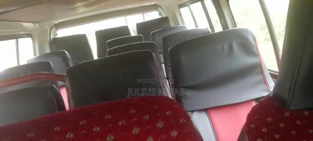Toyota HiAce 2012 White - thumbnail 4