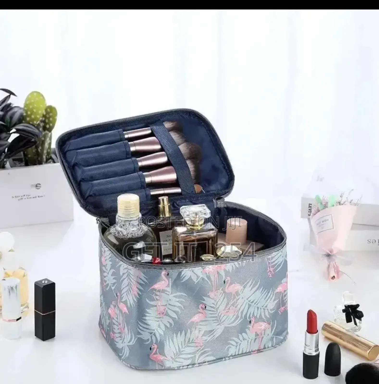 *Floral Portable Cosmetic Makeup Toiletry Bags